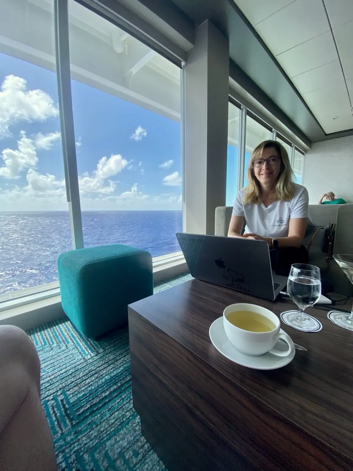 Ruhepol Bar & Lounge Mein Schiff 1
