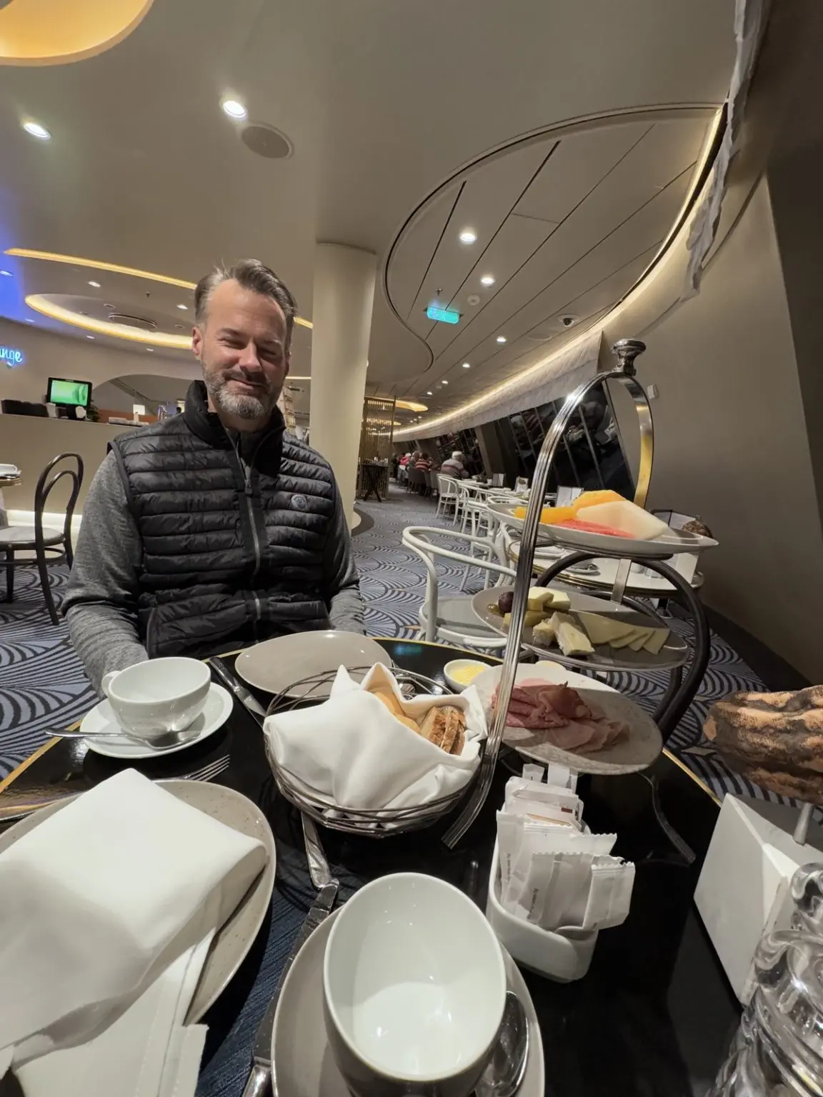 Café Lounge Mein Schiff 3