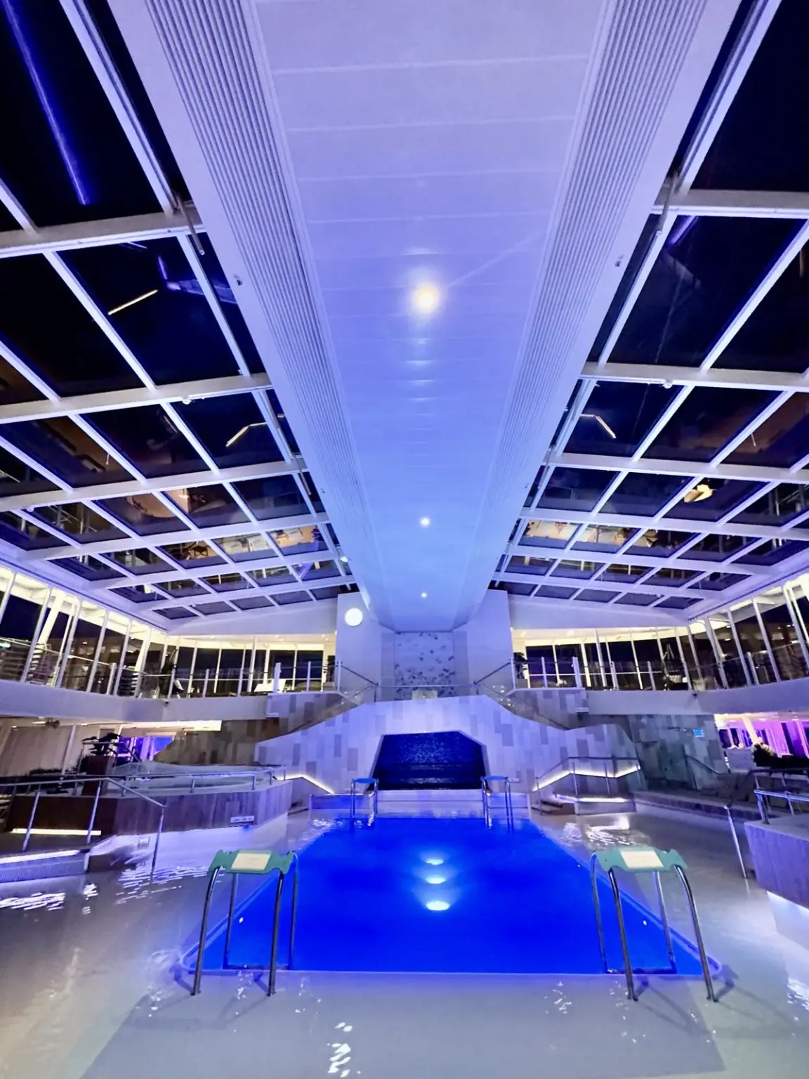 Innenpool Mein Schiff 3