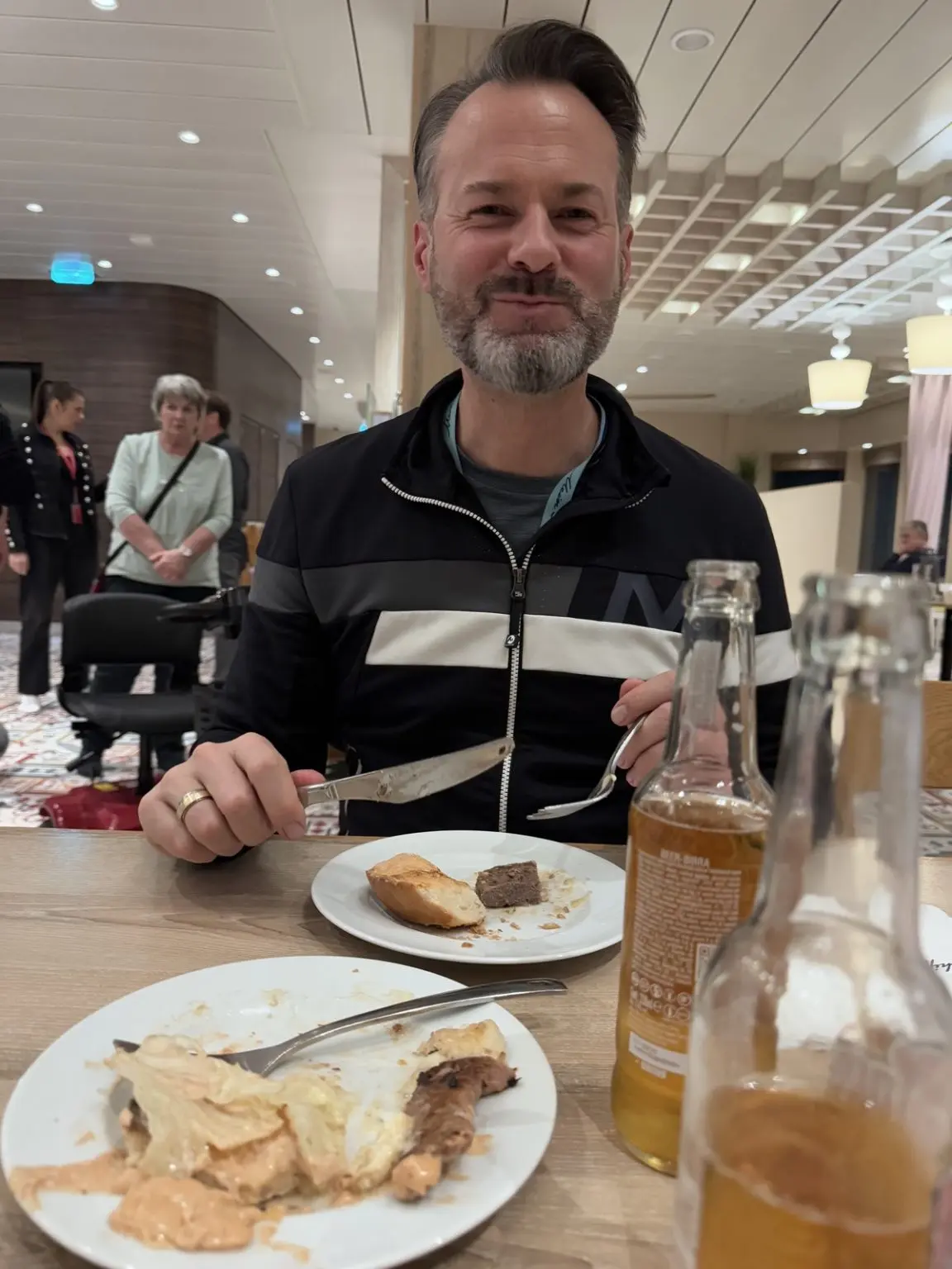 Tag & Nacht Bistro Mein Schiff 3