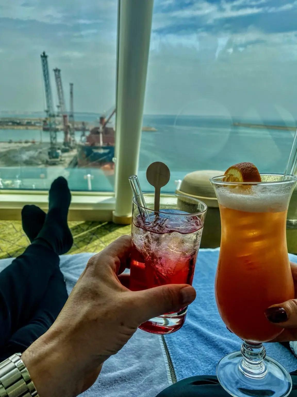 Himmel und Meer Lounge Mein Schiff 4