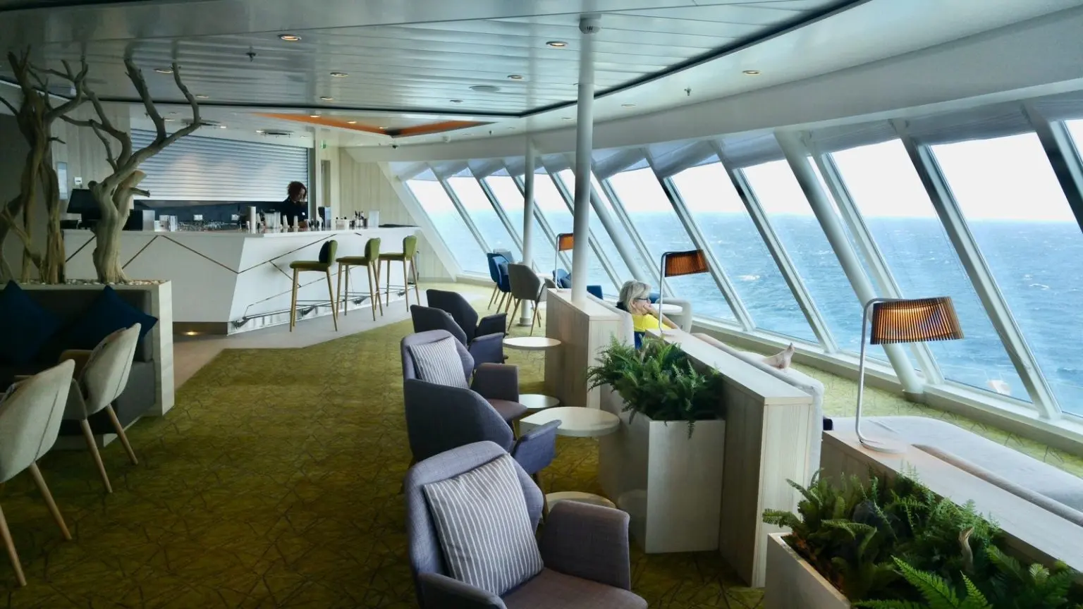 Himmel und Meer Lounge Mein Schiff 4