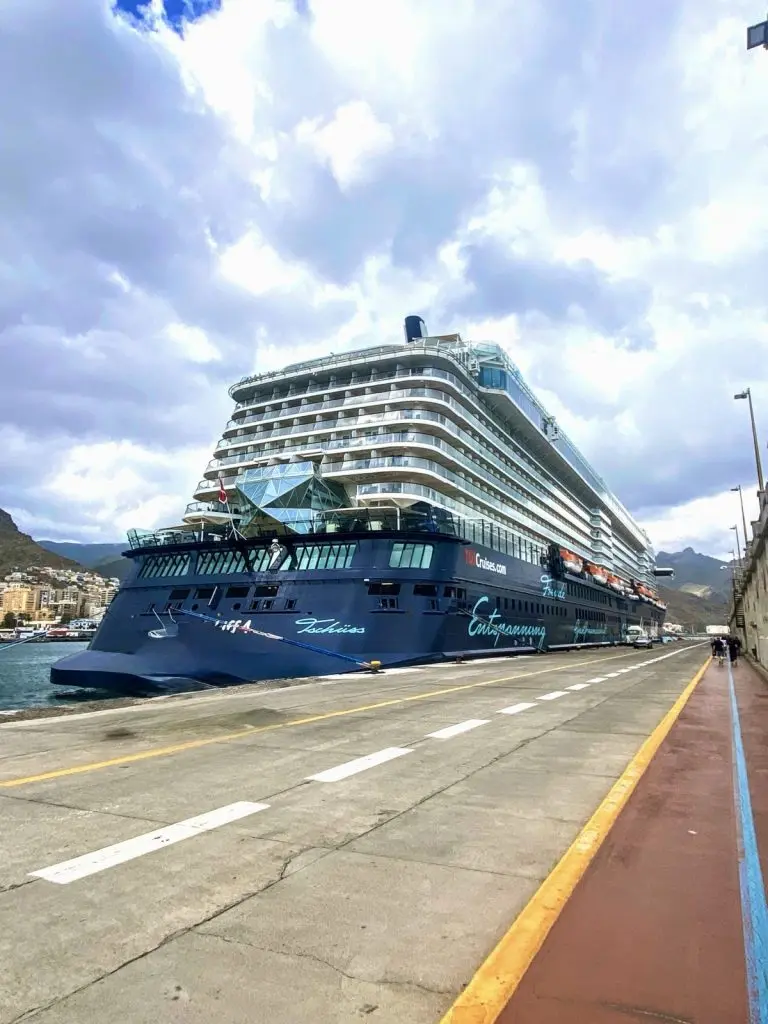 Mein Schiff 4