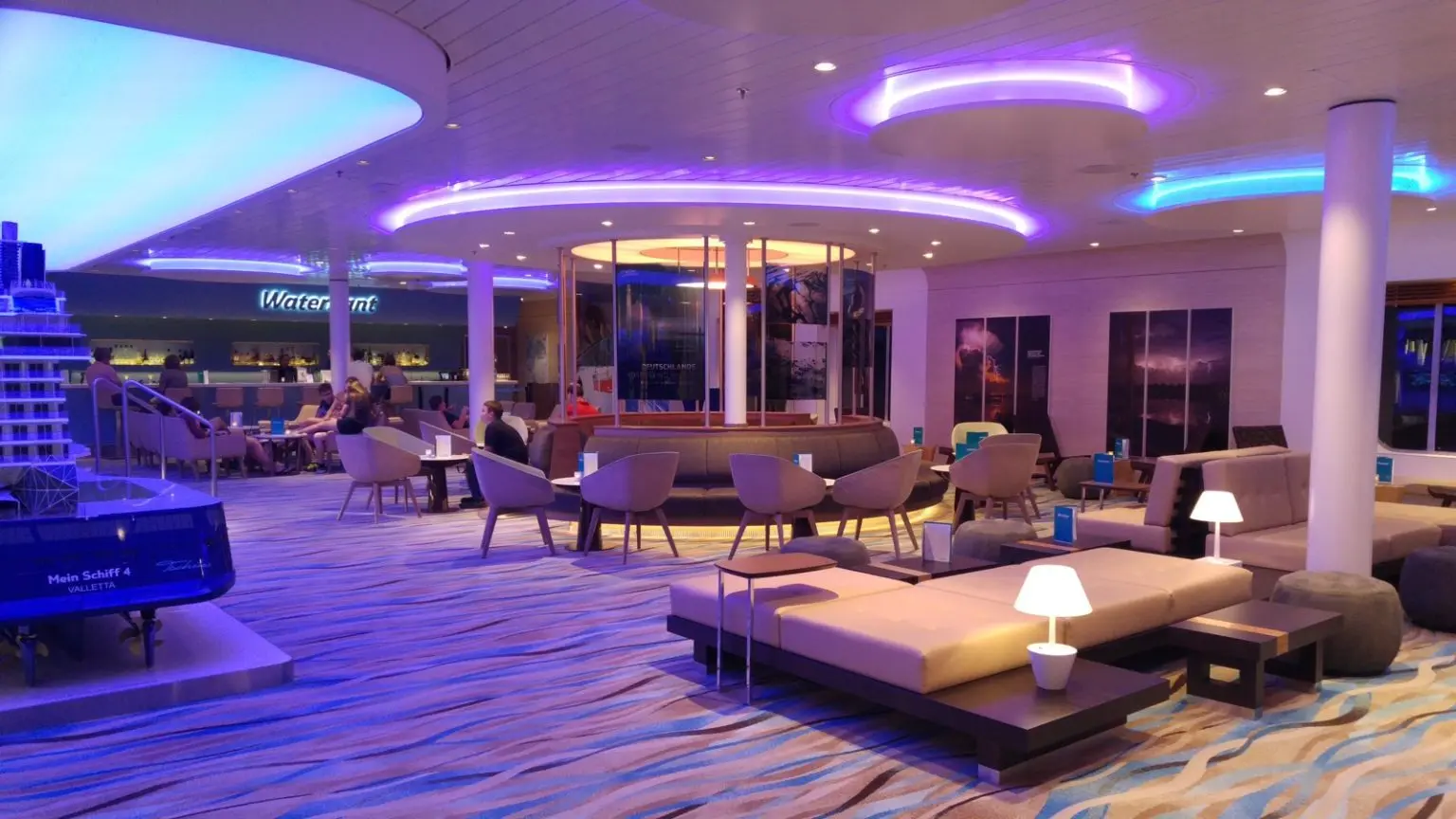 Waterkant Bar und Lounge Mein Schiff 4