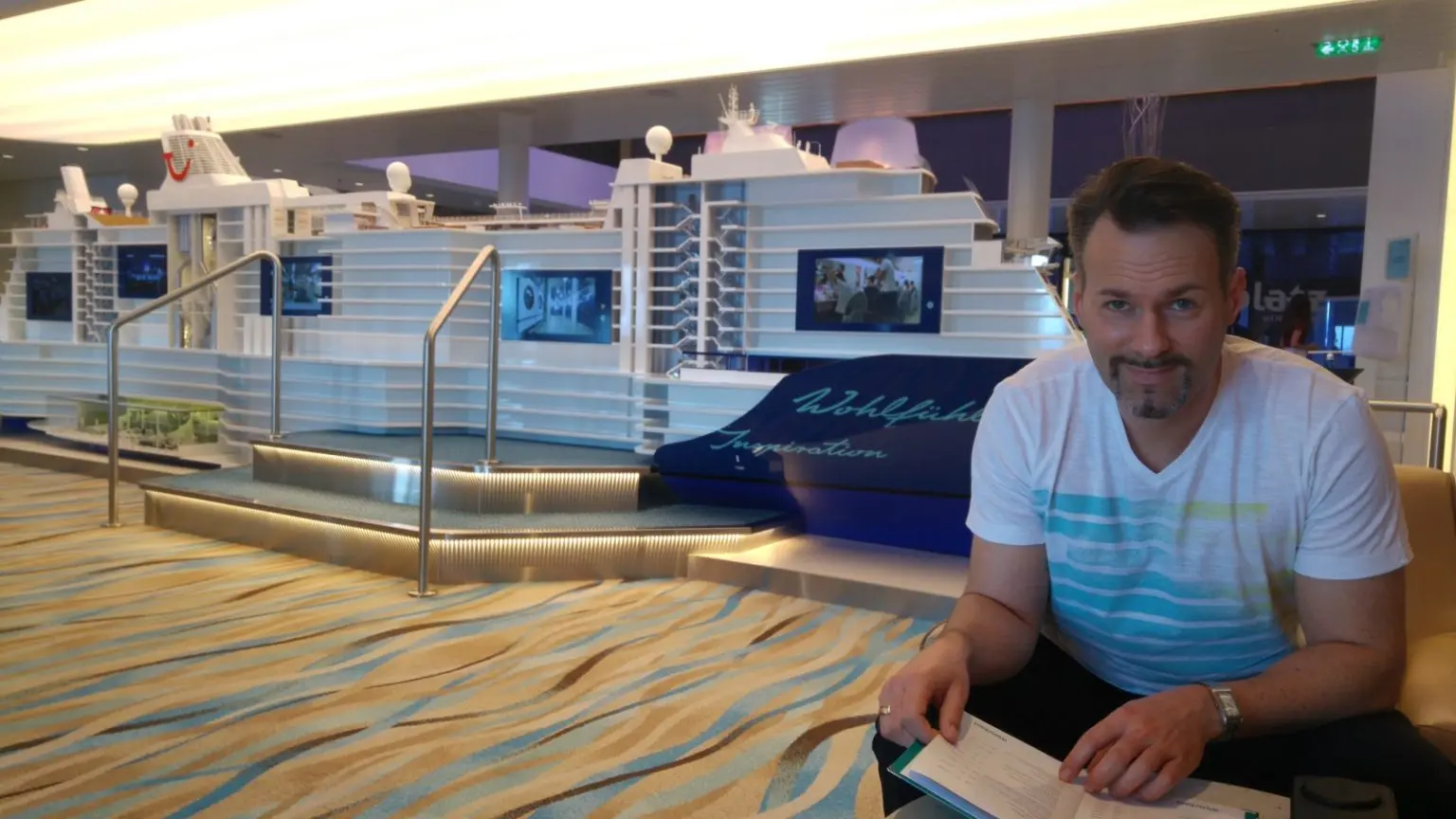 Waterkant Bar und Lounge Mein Schiff 4