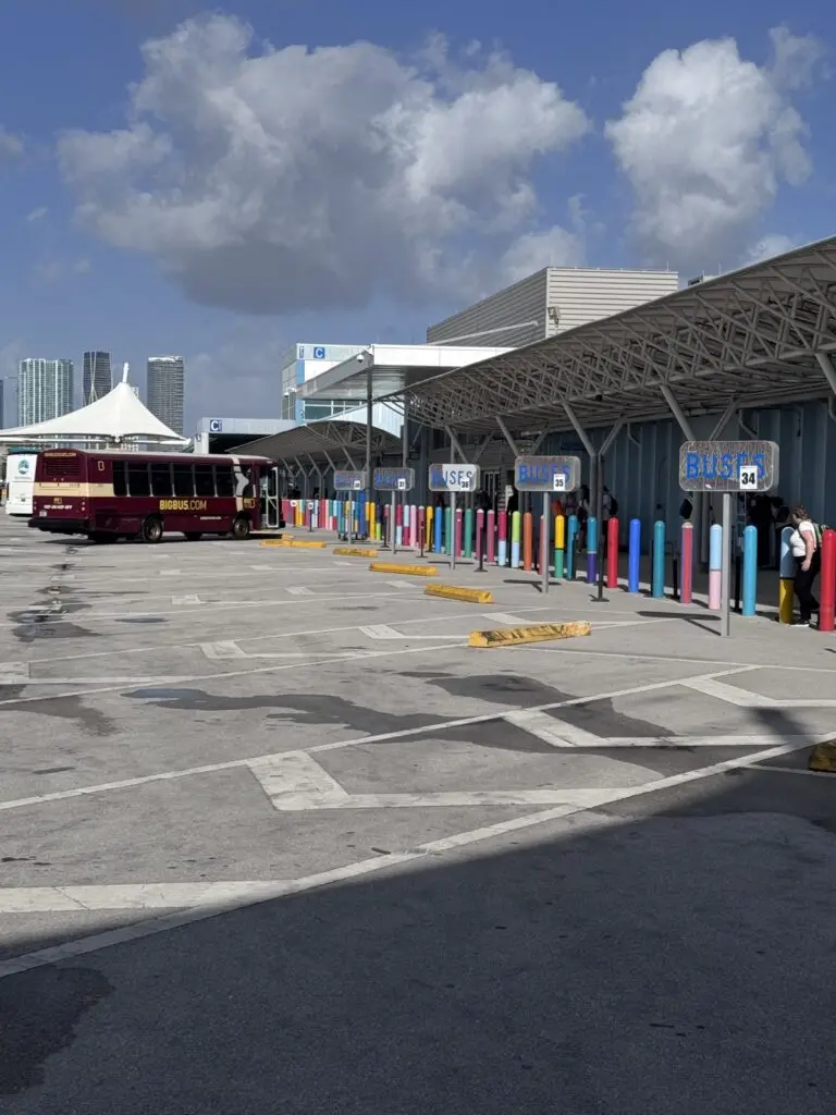 Busparkplatz am Hafen von Miami