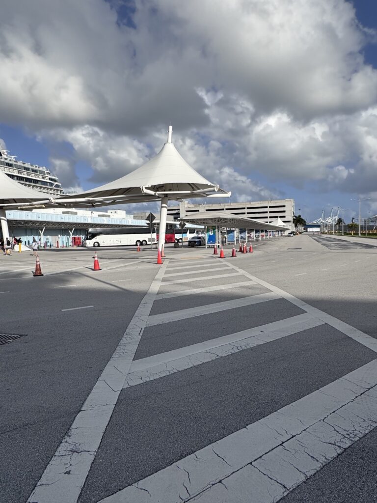 Busparkplatz am Hafen von Miami
