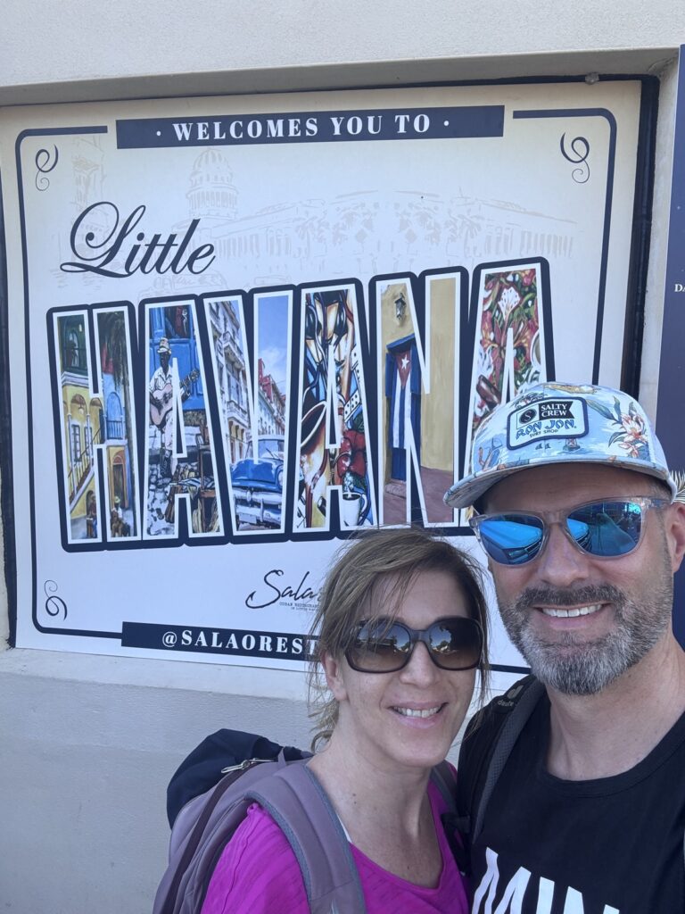 Miami Little Havana Schriftzug mit Pärchen