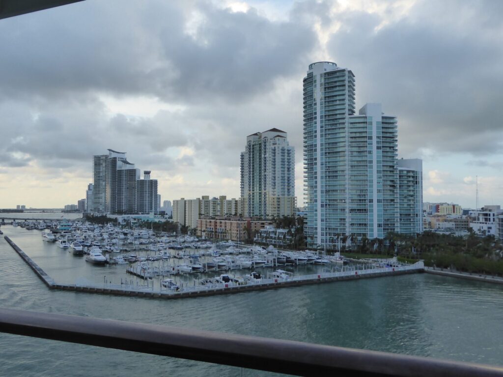 Hochhäuser am Hafen von Miami