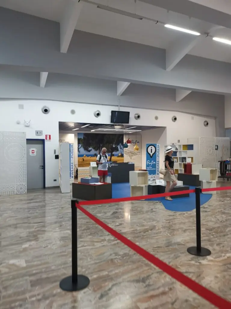Kreuzfahrt-Terminal in Bari Italien