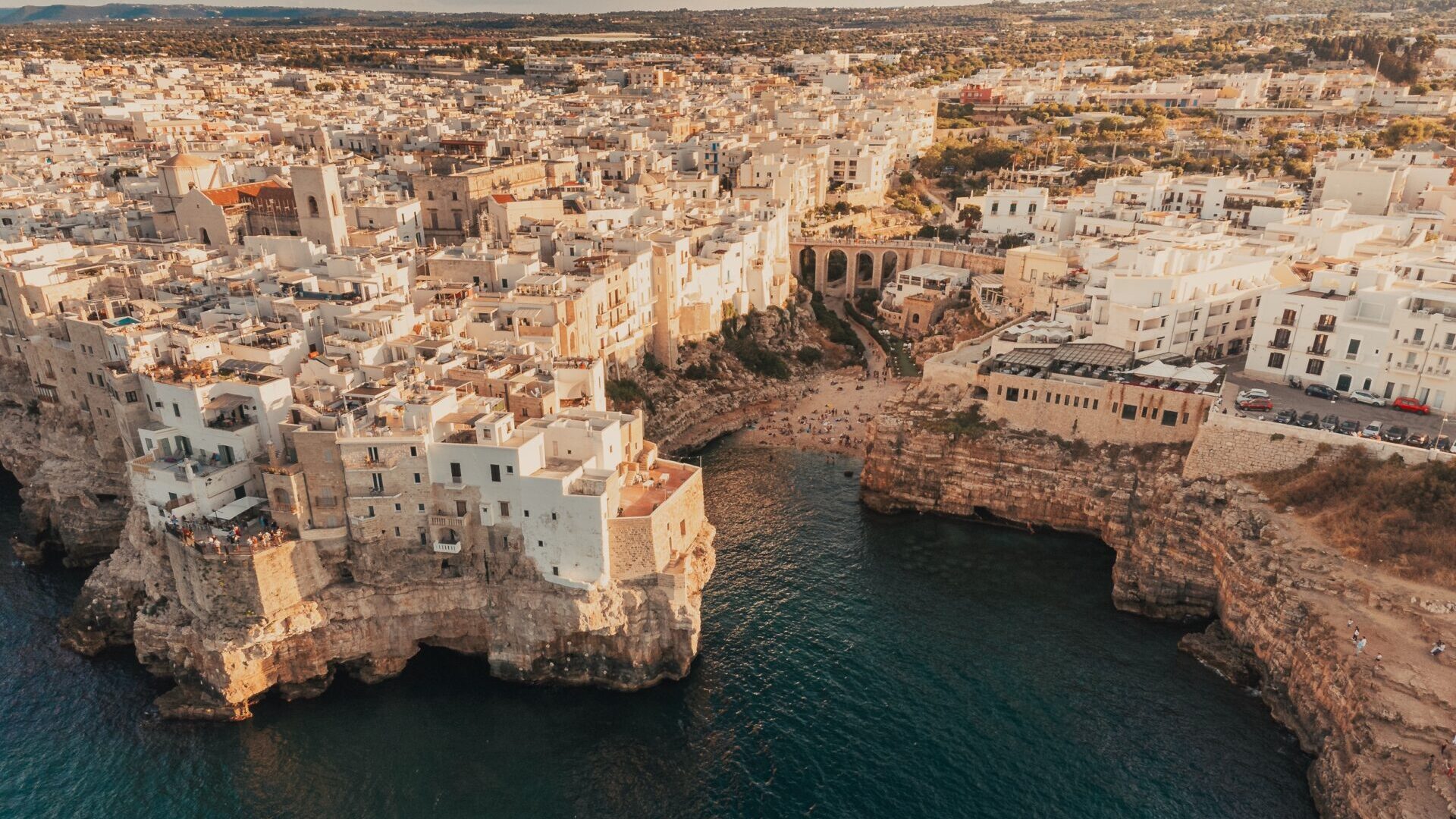 Blick auf die Küste von Polignano a Mare