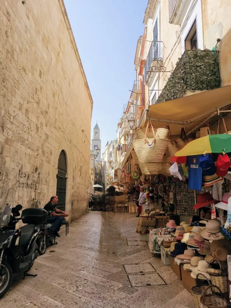 Strada delle Orecchiette mit Markt in Bari