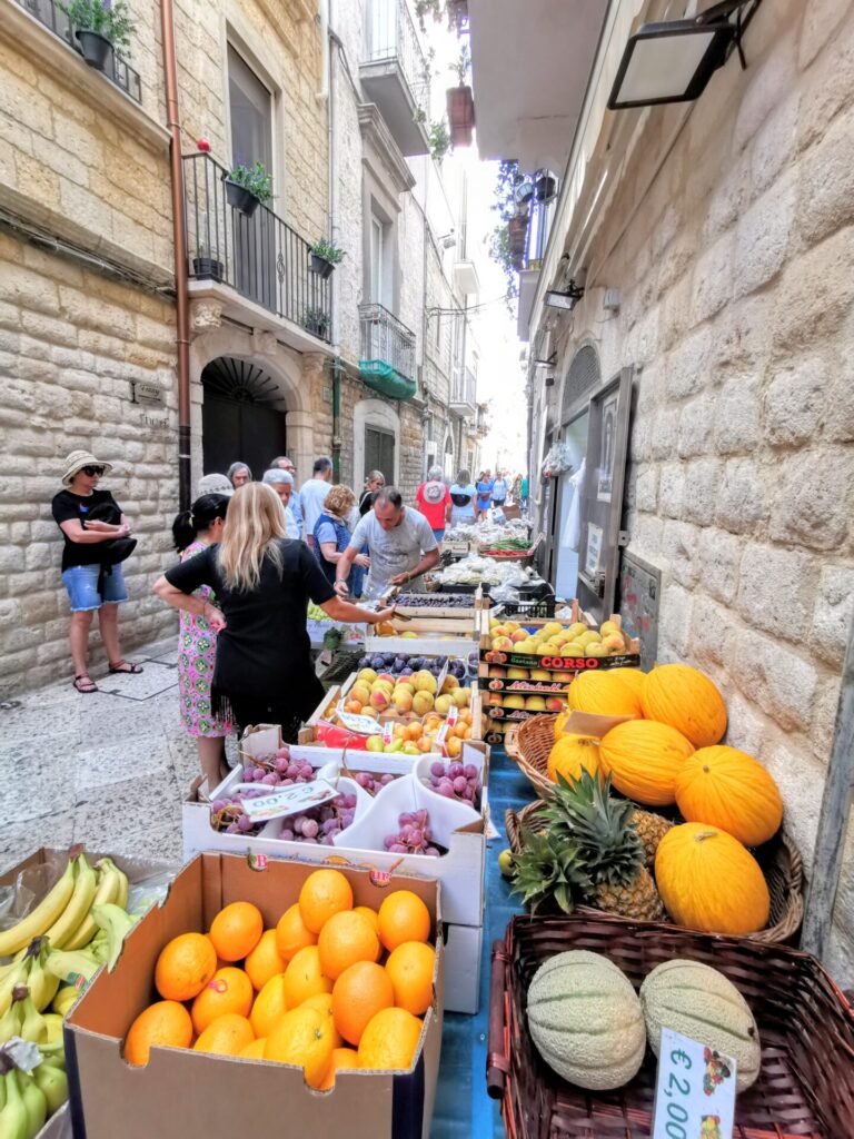Strada delle Orecchiette mit Markt in Bari
