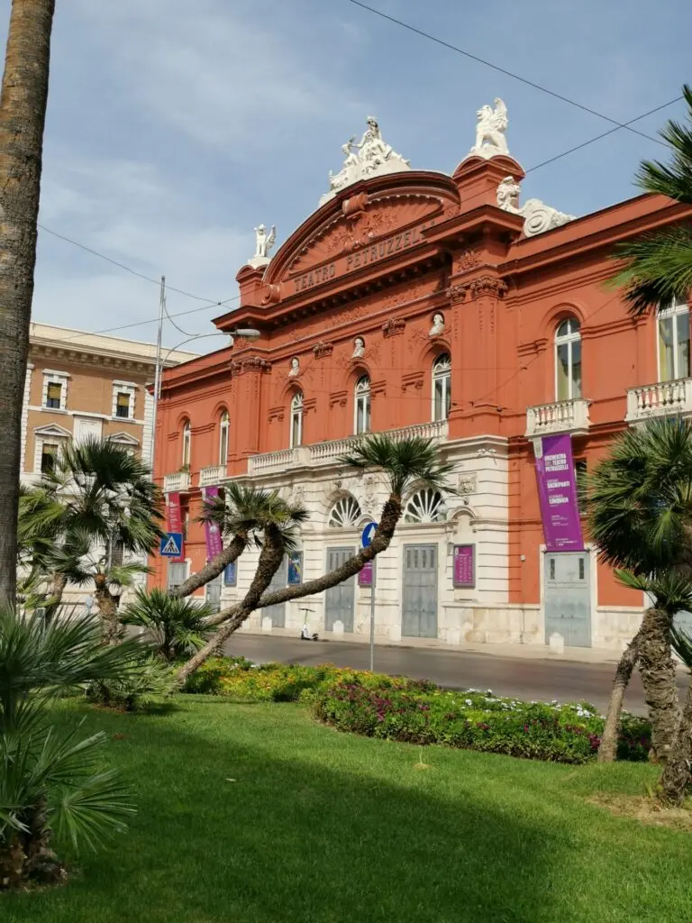 Teatro Petruzzelli in Bari Italien