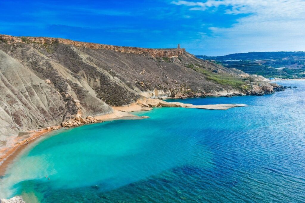 Blick auf die Gnejna-Bucht in Malta