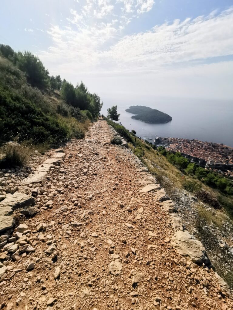 Wanderweg auf dem Berg Srd in Dubrovnik