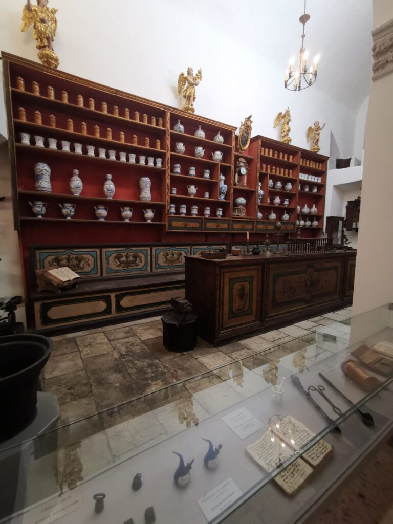 Historische Apotheke im Franziskanerkloster in Dubrovnik
