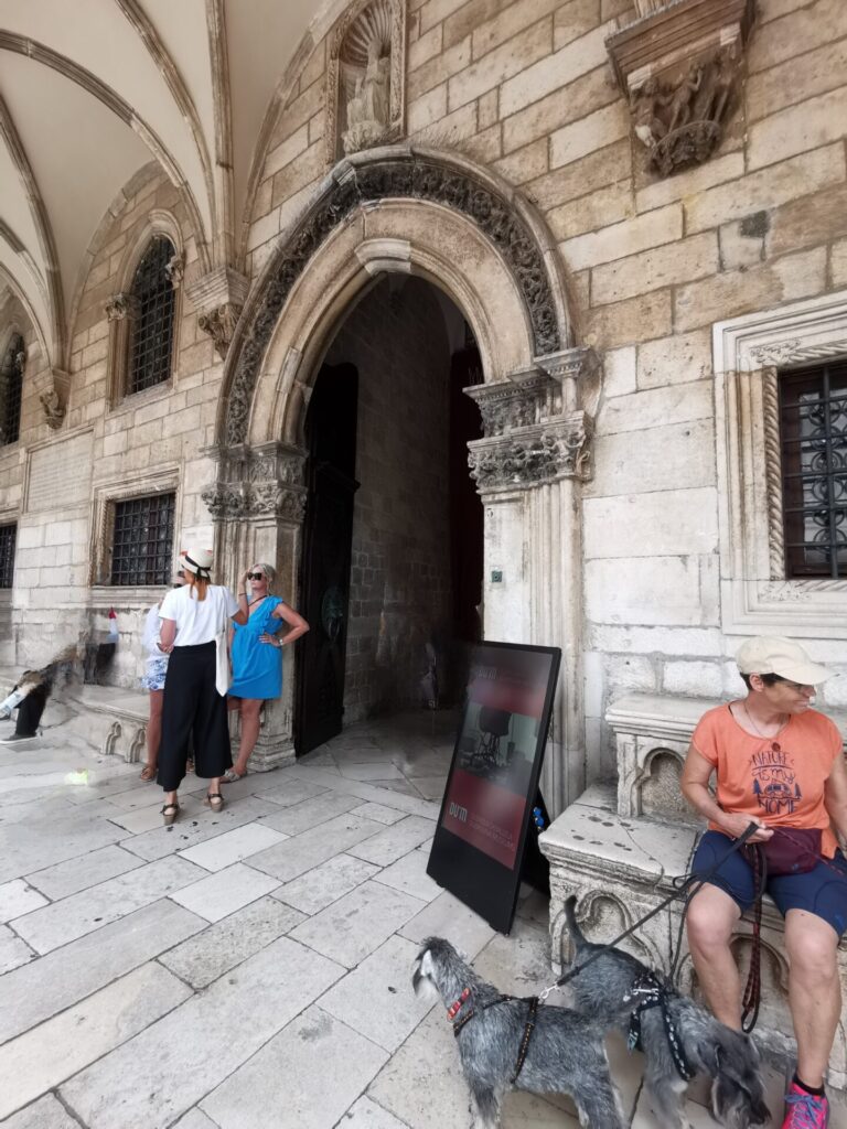 Eingang Rektorenpalast in Dubrovnik