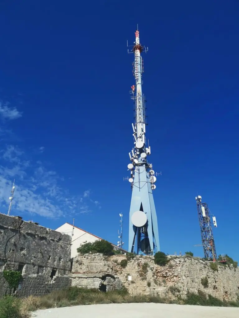 Funkturm auf dem Berg Skr in Dubrovnik