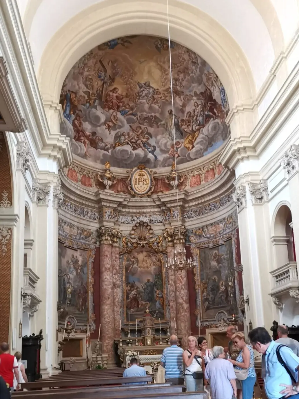 Altarraum der Kirche des Heiligen Ignatius in Dubrovnik