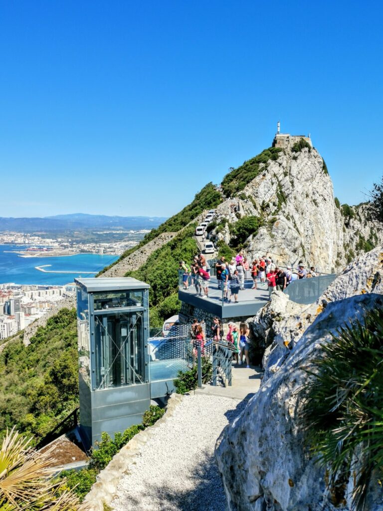 Aussichtsplattform und Skywalk auf dem Upper Rock in Gibraltar