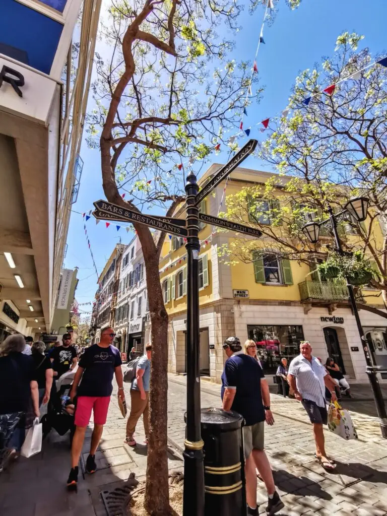 Gasse in der Fußgängerzone von Gibraltar