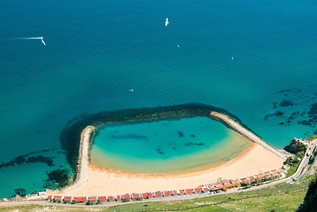 Bucht Sandy Bay mit türkisem Meer 