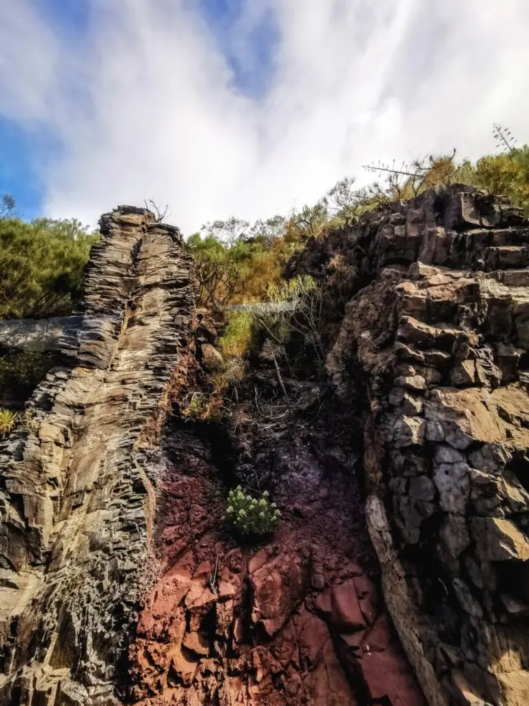Vulkangestein in der Masca-Schlucht auf Teneriffa