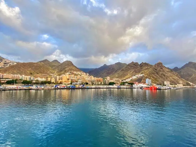 Blick auf den Hafen von Santa Cruz auf Teneriffa
