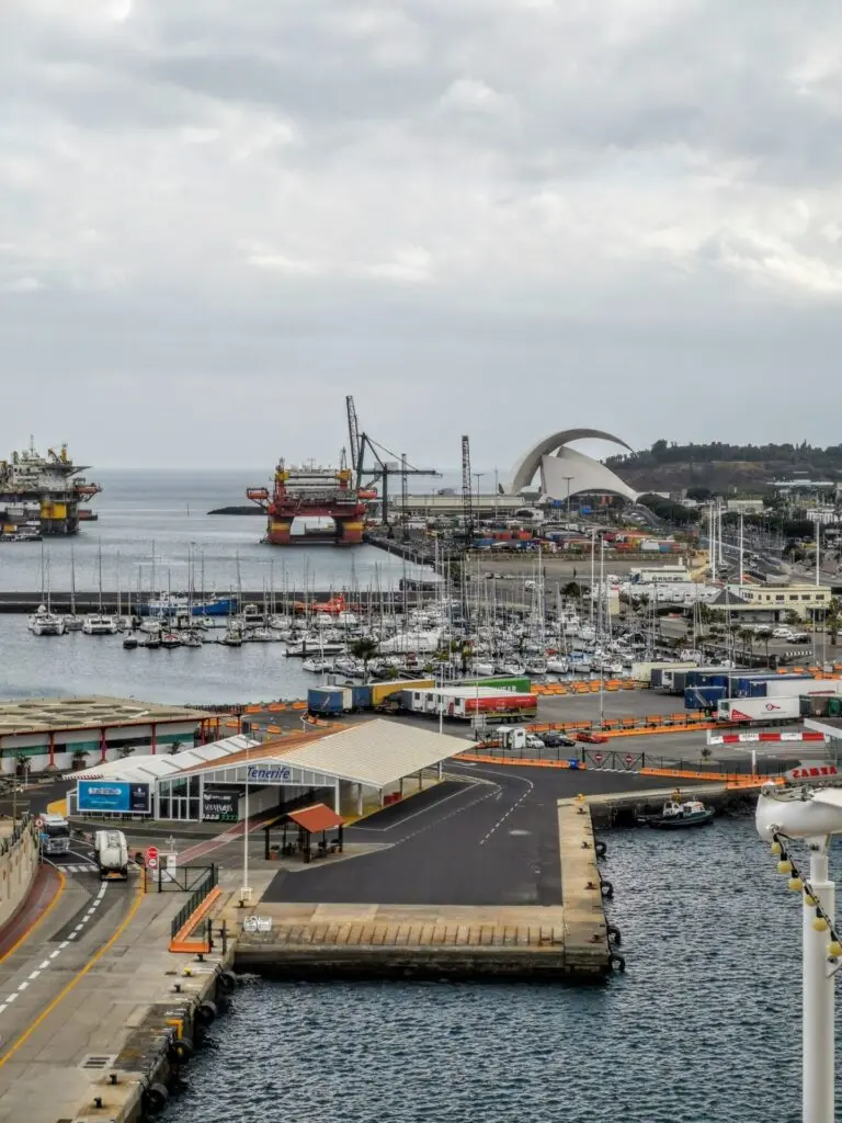 Santa Cruz Hafen-Ansicht vom Schiff aus