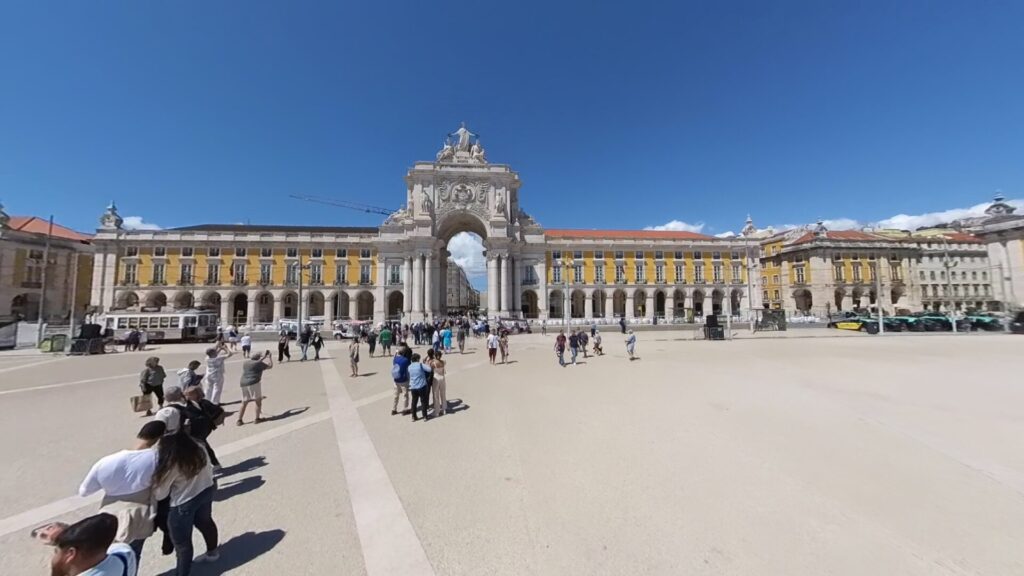 Blick auf den Praça do Comércio und Arco da Rua Augusta in Lissabon