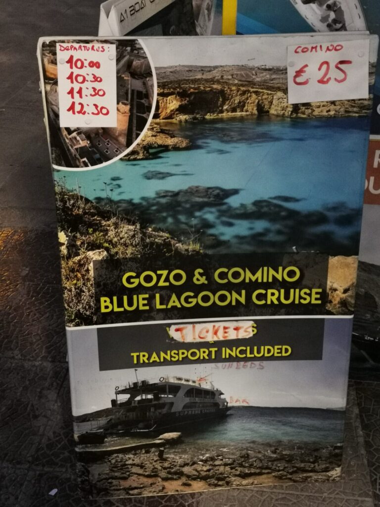 Malta Valletta Meer Hafen Bucht Zentrum Altstadt Gassen Bunt Steil Historisch Bus Sightseeing Faehre Boot