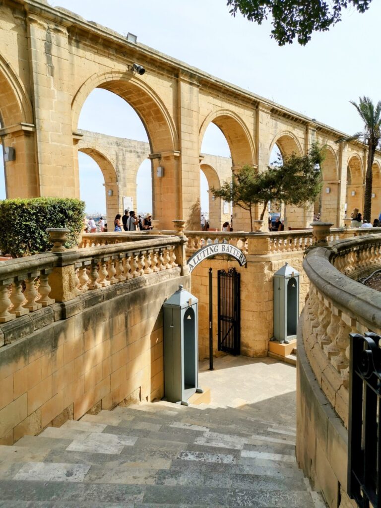 Zugang Saluting Battery im Upper Barraka Gardens