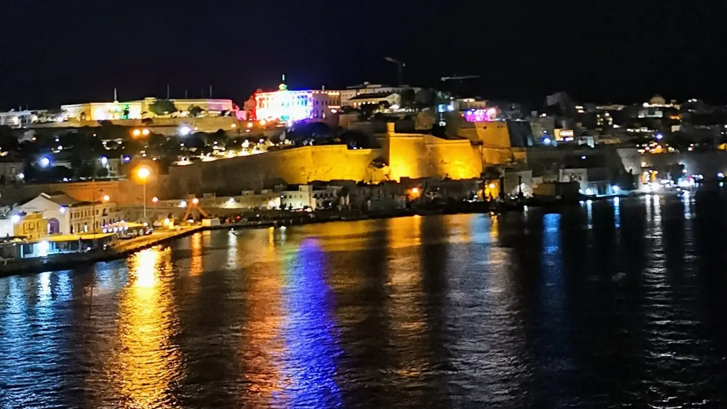 Hafen Valletta Malta  bei Nacht