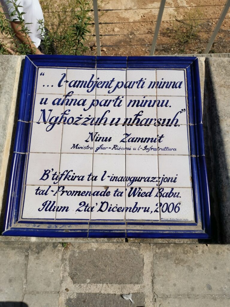 Gedenk-Tafel bei der  Blaue Grotte - Blue Grotto in Malta