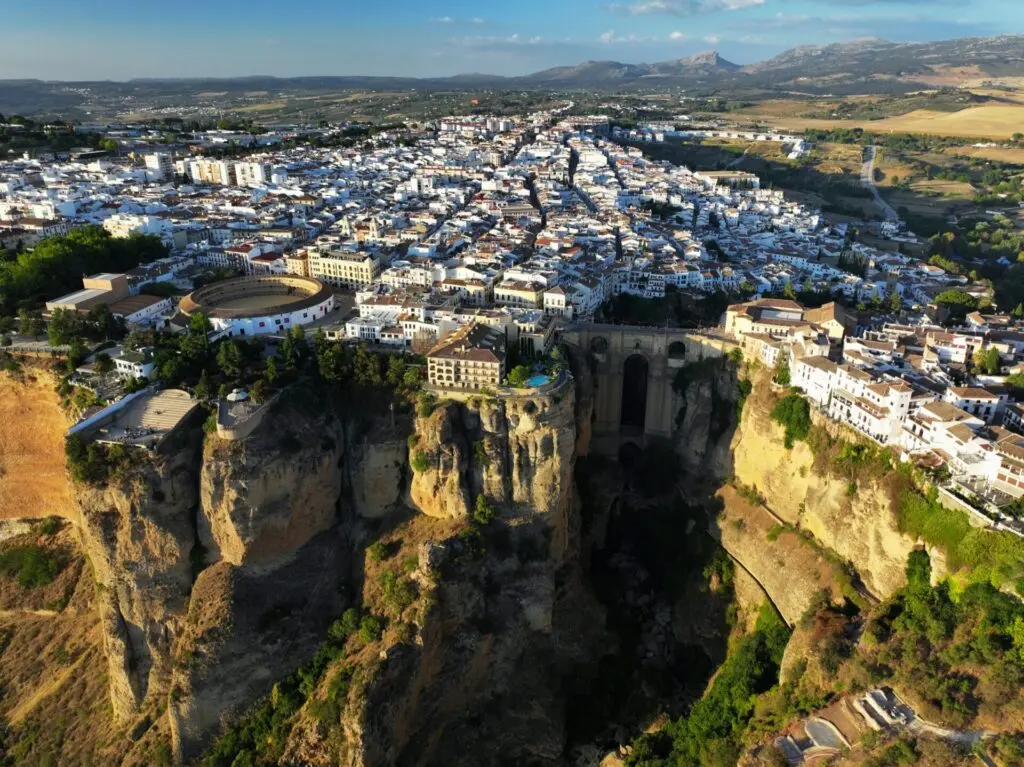Mittelmeer Spanien Cadiz Ronda Bruecke Klippe Natur Berge