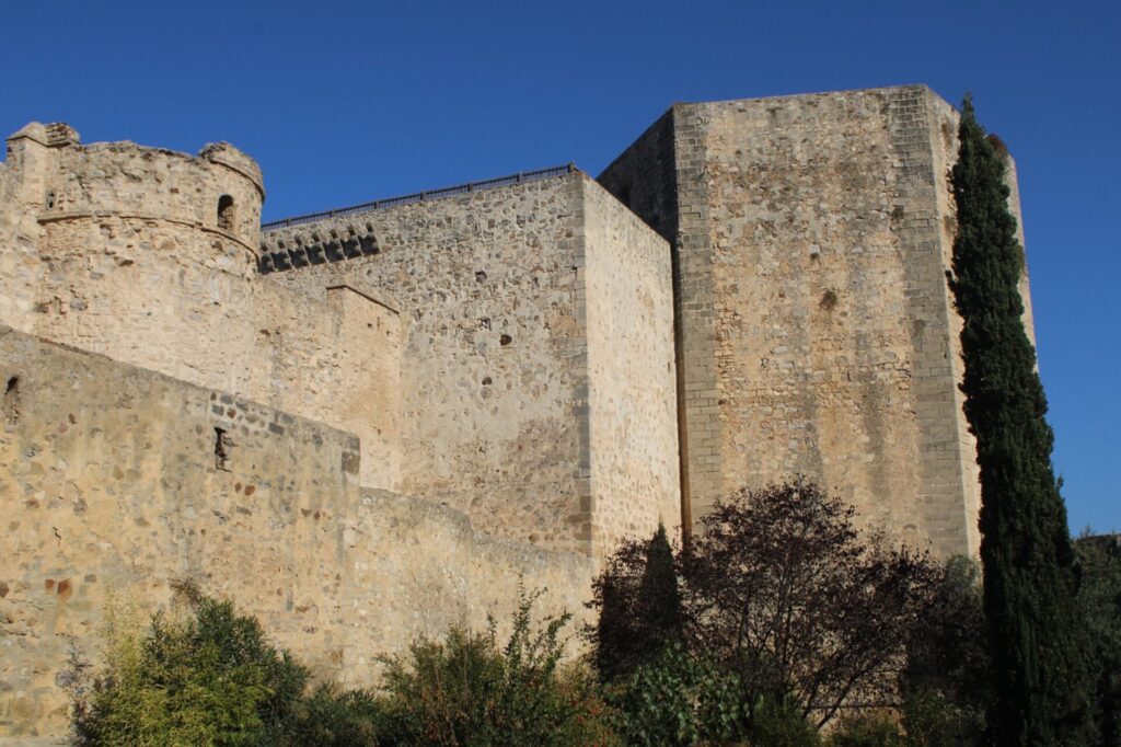 Hohe Stadtmauer