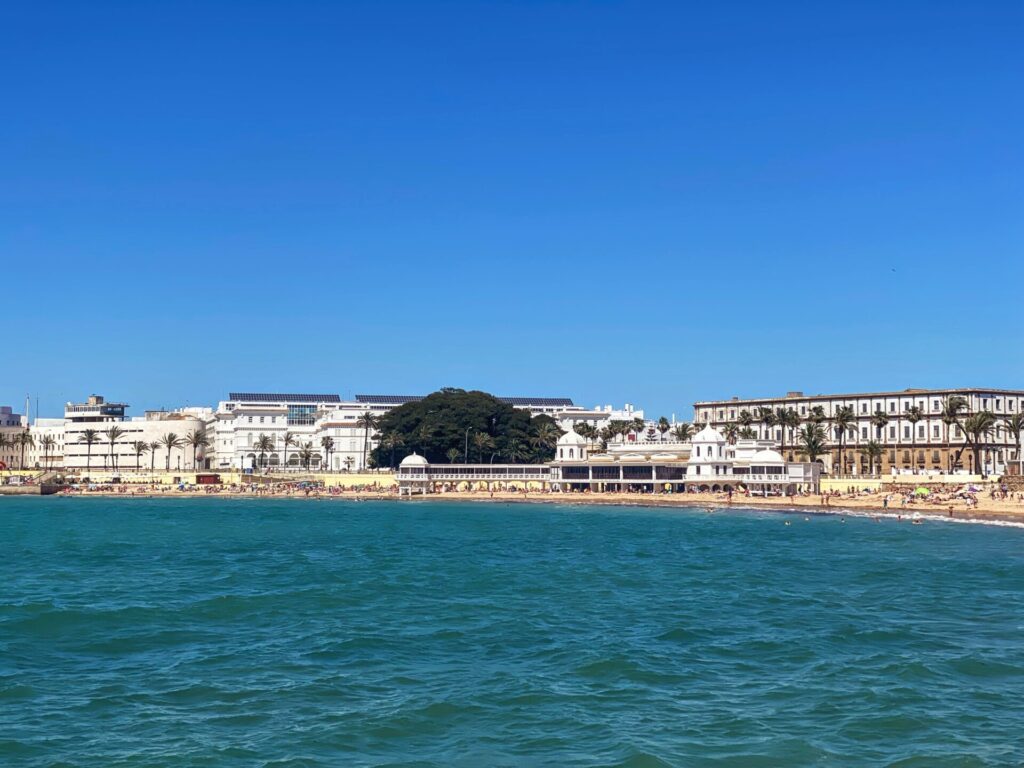 Blick auf Cadiz und das Meer