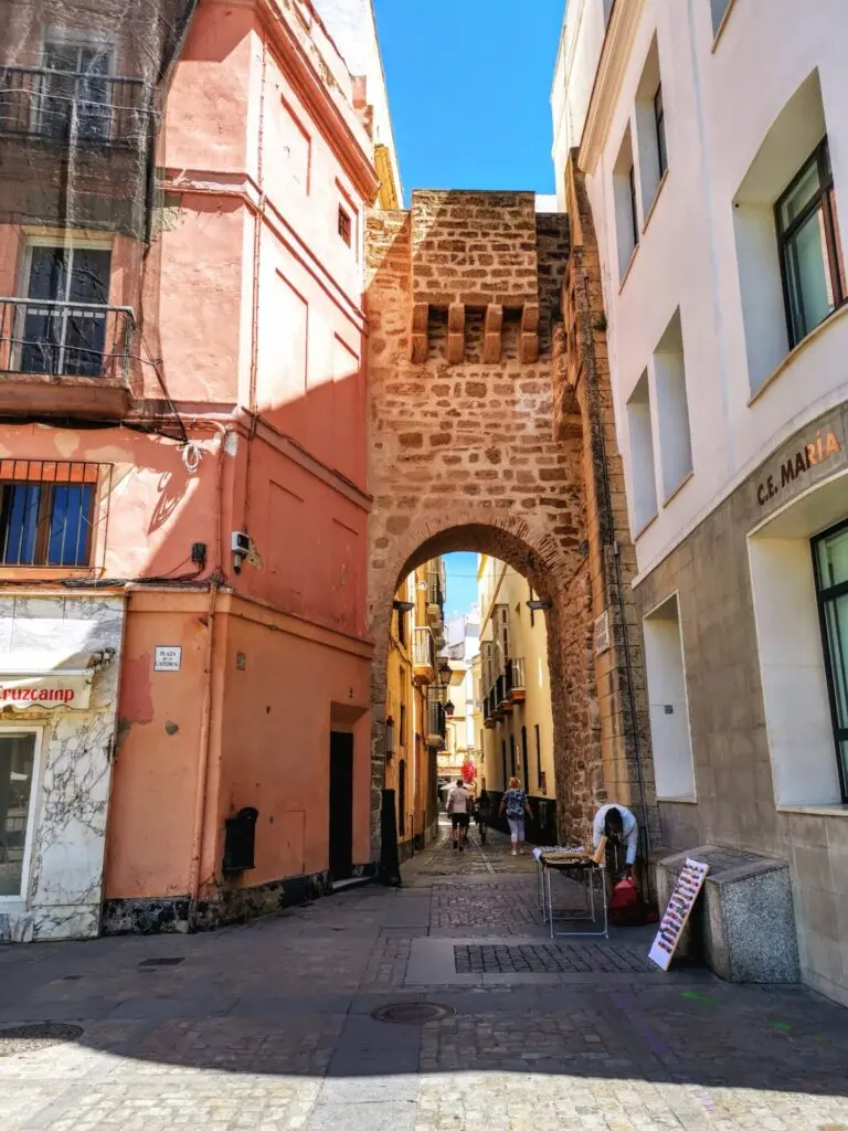 Tor Bogen in Cadiz