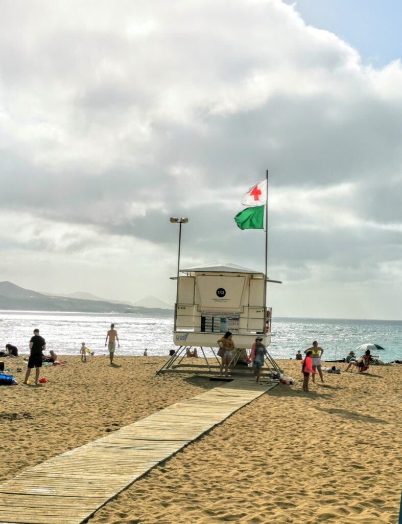 Rettung-Schwimmer-Turm mit Steg in Gran Canaria Las Palmas