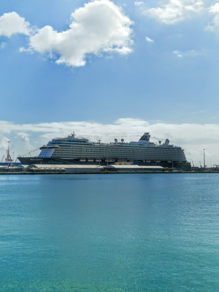 Mein Schiff im Hafen von Gran Canaria Las Palmas
