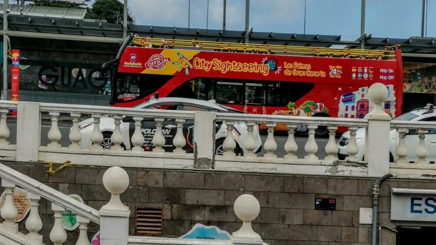 Roter City Sightseeing Bus in Gran Canaria Las Palmas