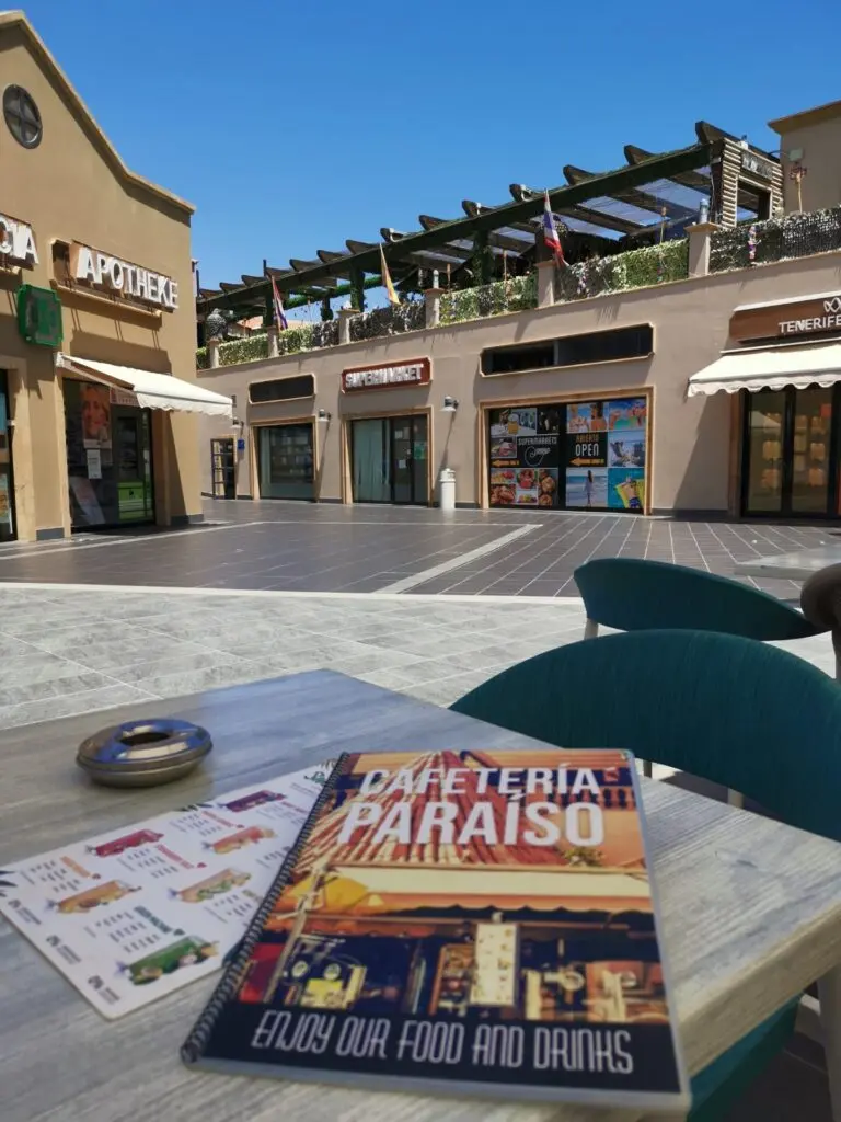 Bistro-Tisch in Maspalomas auf  Gran Canaria