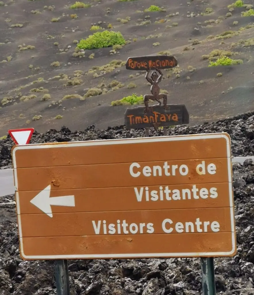 Beschilderung im Naturpark Timanfaya in Lanzarote