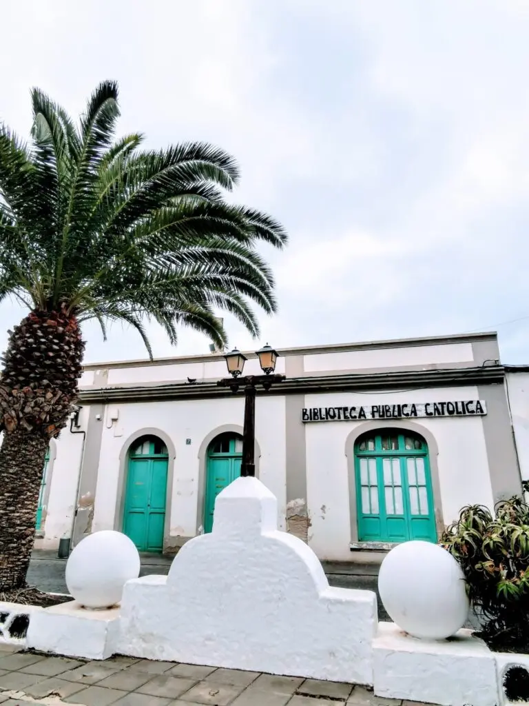 Biblioteca Publica Catolica in Arrecife 