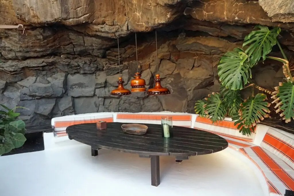 Buntes Kunstwerk in Fundación César Manrique in Lanzarote 