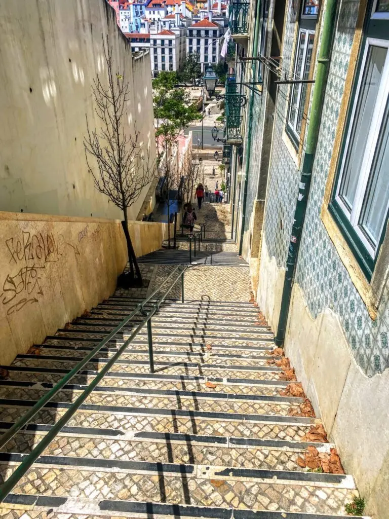 Lange Treppe in Lissabon