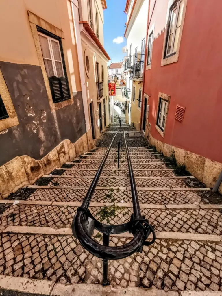 Lange Treppe in Lissabon 