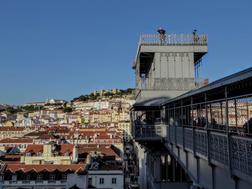 Steg von Elevador de Santa Justa in Lissabon