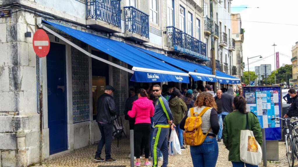 Eingang zur Bäckerei Pastéis de Belém in Lissabon